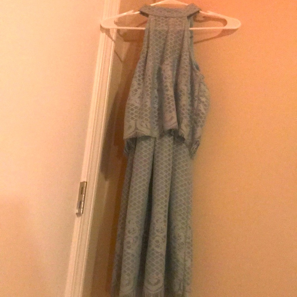 Size is xs and good looking dress